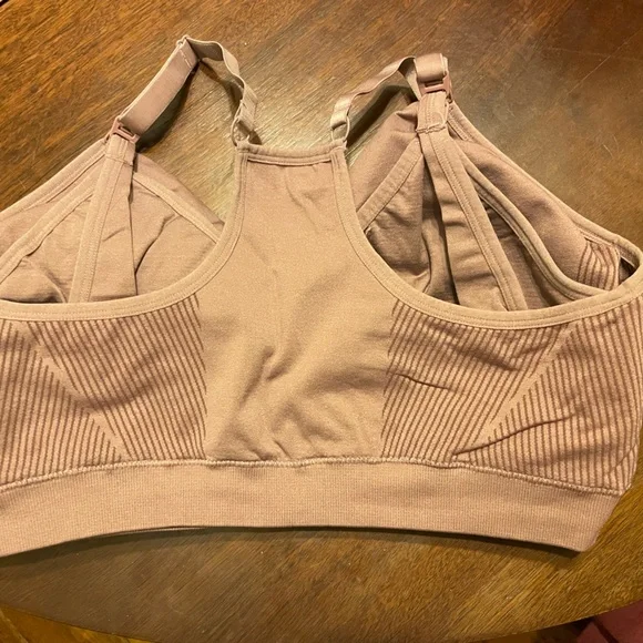 Sublime® Hands-Free Pumping & Nursing Bra - Picture 3 of 3